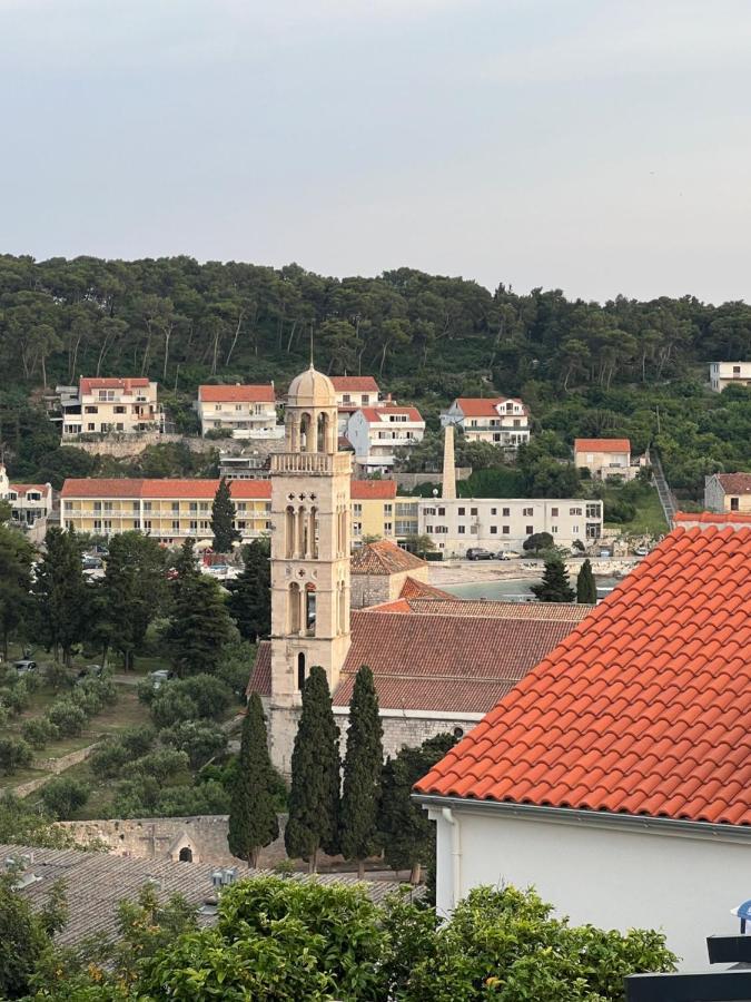 Apartments Jakov And Antonia Hvar Town Esterno foto